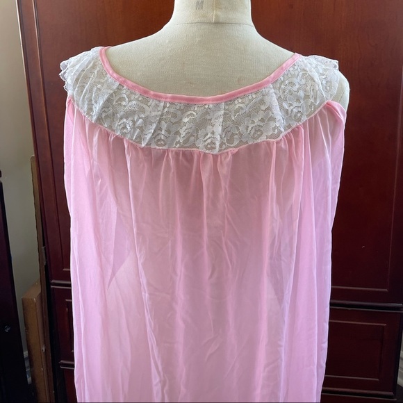 Vintage sheer pink lace night gown - Picture 5 of 5